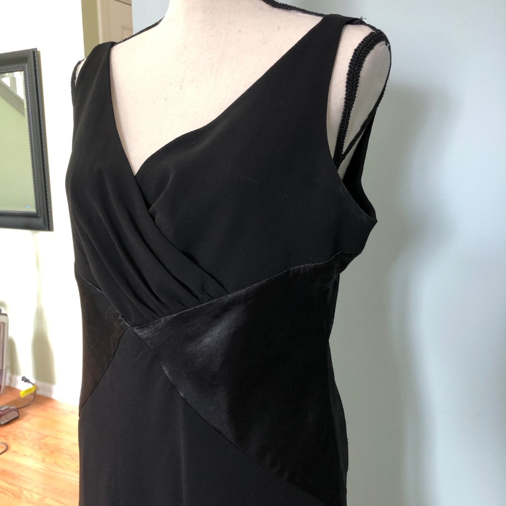 Figure Flattering Lbd - image 3